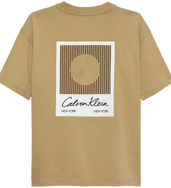 T-shirt - Polaroid - Sandy Beige|Calvin Klein Online