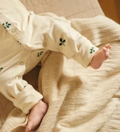 Natdragt m. Babyhjelm - Gaveæske - Leaf|Moonboon Online