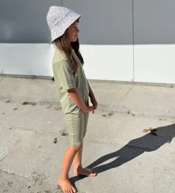 Badeheldragt - Noe - UV50+ - Olive m. Kirsebær|Petit Crabe