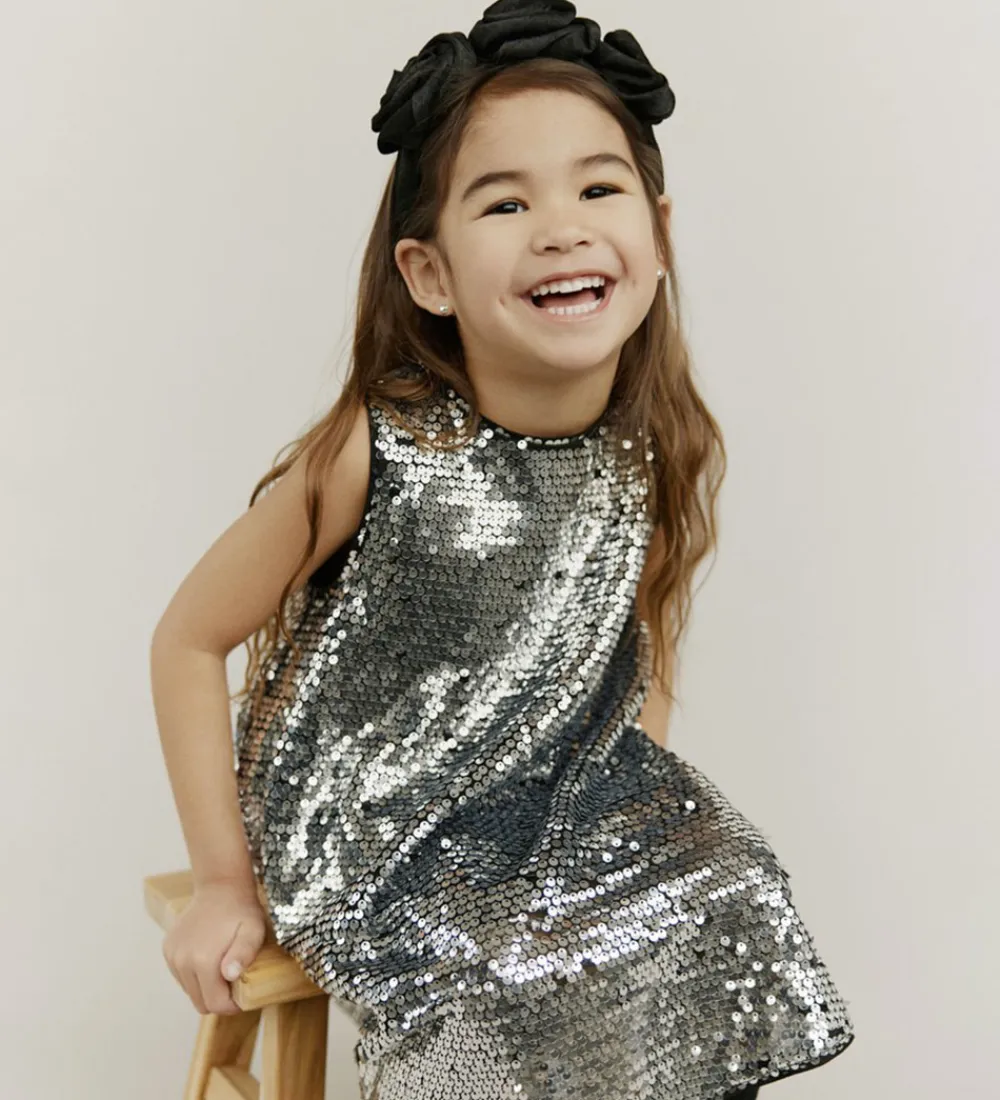 Kjole - SallySK - Silver m. Pailletter|Sofie Schnoor Outlet
